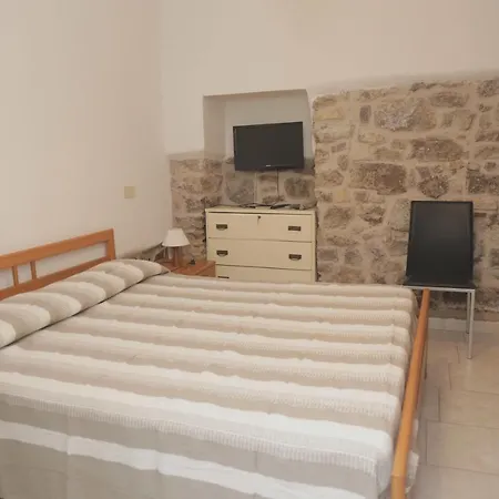 Apartmán 3 Bedrooms Appartement With Wifi At Calasetta 2 Km Away From The Beach Calasetta